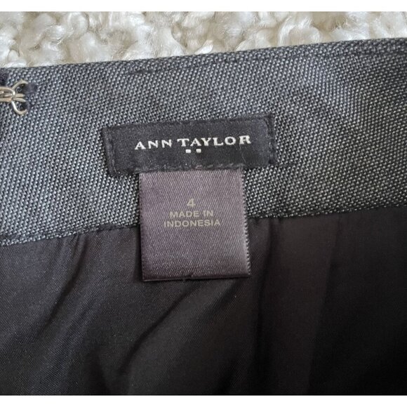 Ann Taylor Charcoal Gray Pencil Skirt Size 4 With Pleated Vent - Picture 2 of 3
